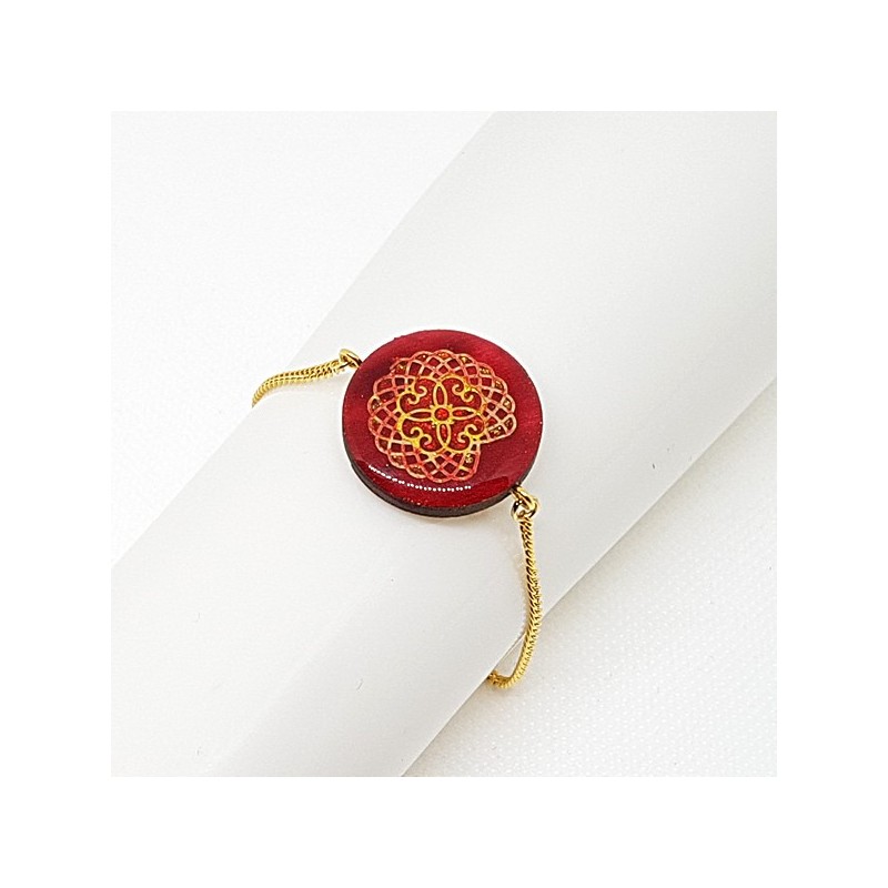 Ce bracelet femme médiéval rouge et or, très chic est une Création Le Trésor de Clémentine Artisanat d'Art Ce bracelet femme médiéval rouge et or, très chic est une Création Le Trésor de Clémentine Artisanat d'Art