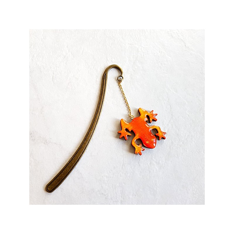 Marque page grenouille orange et décor métal bronze, un cadeau original et utile pour petits et grands lecteurs Marque page grenouille orange et décor métal bronze, un cadeau original et utile pour petits et grands lecteurs