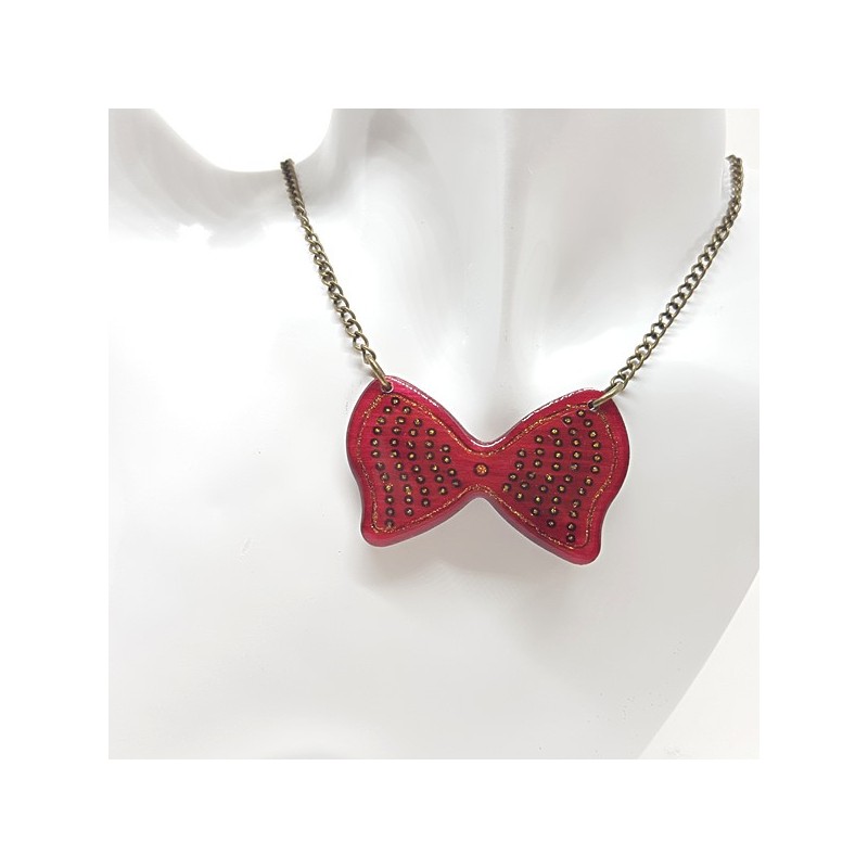 Collier artisanal noeud papillon rose chaîne bronze très léger décor fait main Collier artisanal noeud papillon rose chaîne bronze très léger décor fait main