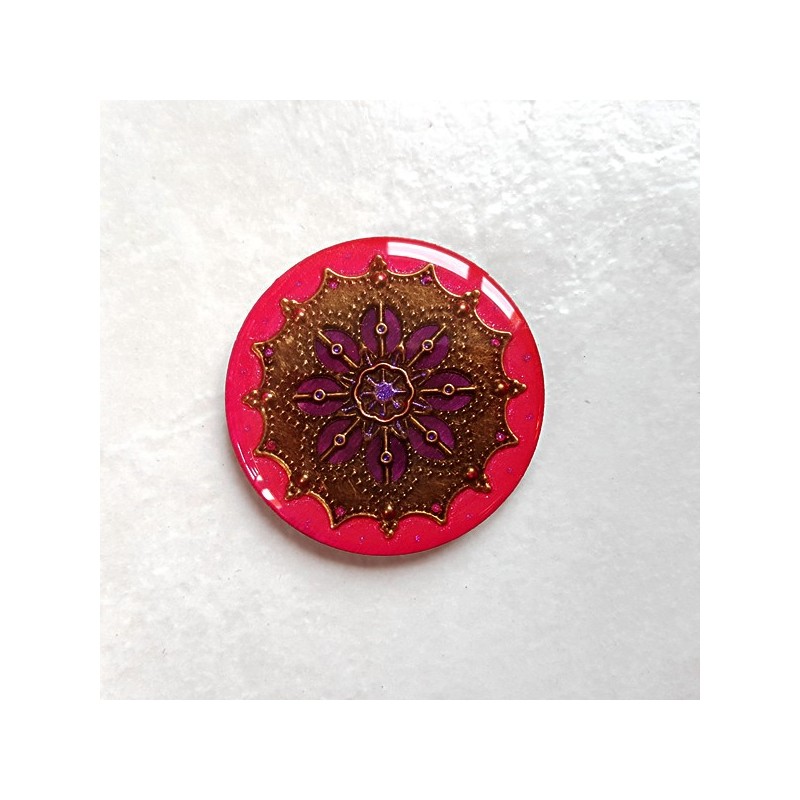 Broche vintage fushia à violet et bronze forme ronde aspect émail, fait main très légère Broche vintage fushia à violet et bronze forme ronde aspect émail, fait main très légère