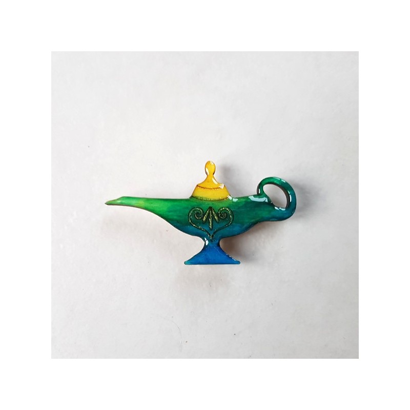 Magnet lampe d'aladin vert bleu jaune Création artisanale française. Décor créé et réalisé à la main par Clémentine Magnet lampe d'aladin vert bleu jaune Création artisanale française. Décor créé et réalisé à la main par Clémentine