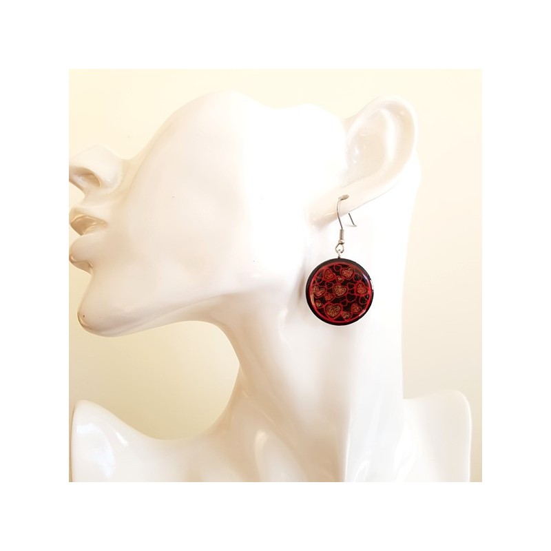 Boucle d'oreille pendante coeur rouge et noir, signées, Créé par Clémentine Artisan d'art Boucle d'oreille pendante coeur rouge et noir, signées, Créé par Clémentine Artisan d'art