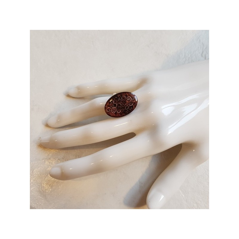 Bague artisanale ovale marron et cuivre spirale baroque aspect émail Bague artisanale ovale marron et cuivre spirale baroque aspect émail