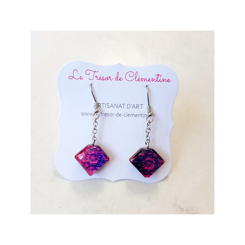 Boucles d'oreilles fantaisie berlingot fushia à pourpre Boucles d'oreilles fantaisie berlingot fushia à pourpre