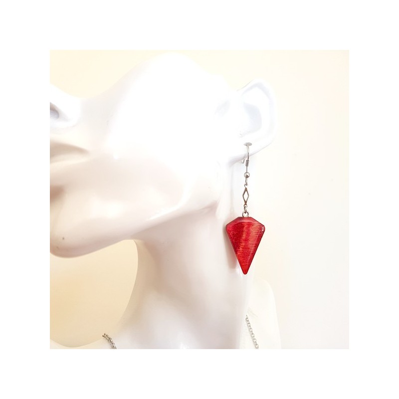 Boucle d'oreille artisanale rose acidulé triangle tronqué sur chaîne argent Boucle d'oreille artisanale rose acidulé triangle tronqué sur chaîne argent