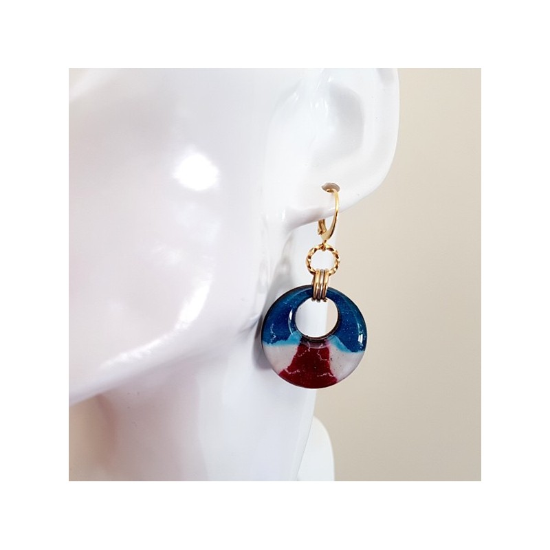 Boucle d'oreille dormeuse très chic bleu, blanc rouge marbré Boucle d'oreille dormeuse très chic bleu, blanc rouge marbré