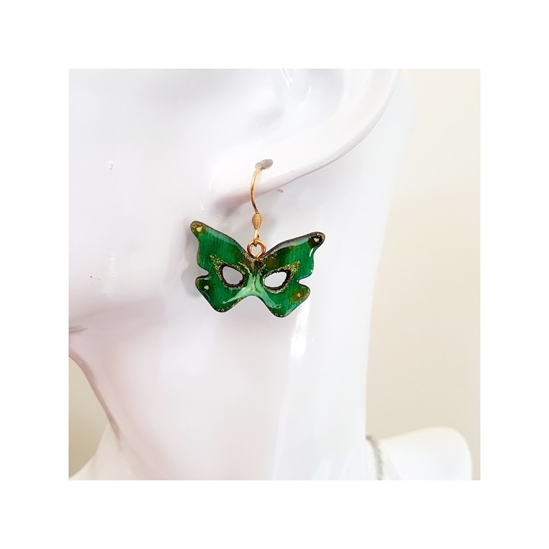 Boucle d'oreille fantaisie masque papillon vert et doré bijou fantaisie femme artisanat d'art Boucle d'oreille fantaisie masque papillon vert et doré bijou fantaisie femme artisanat d'art